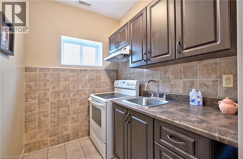 1476 BARTON Street E, Hamilton, Ontario, L8H2W9 — Photo 11