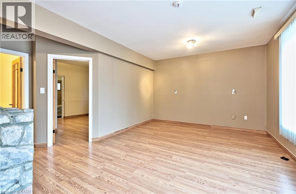 1476 BARTON Street E, Hamilton, Ontario, L8H2W9 — Photo 5