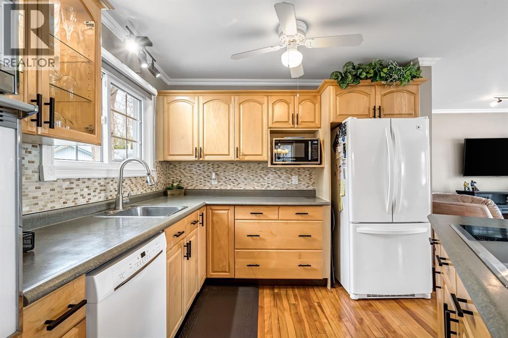 9900 Lake ROAD - 18