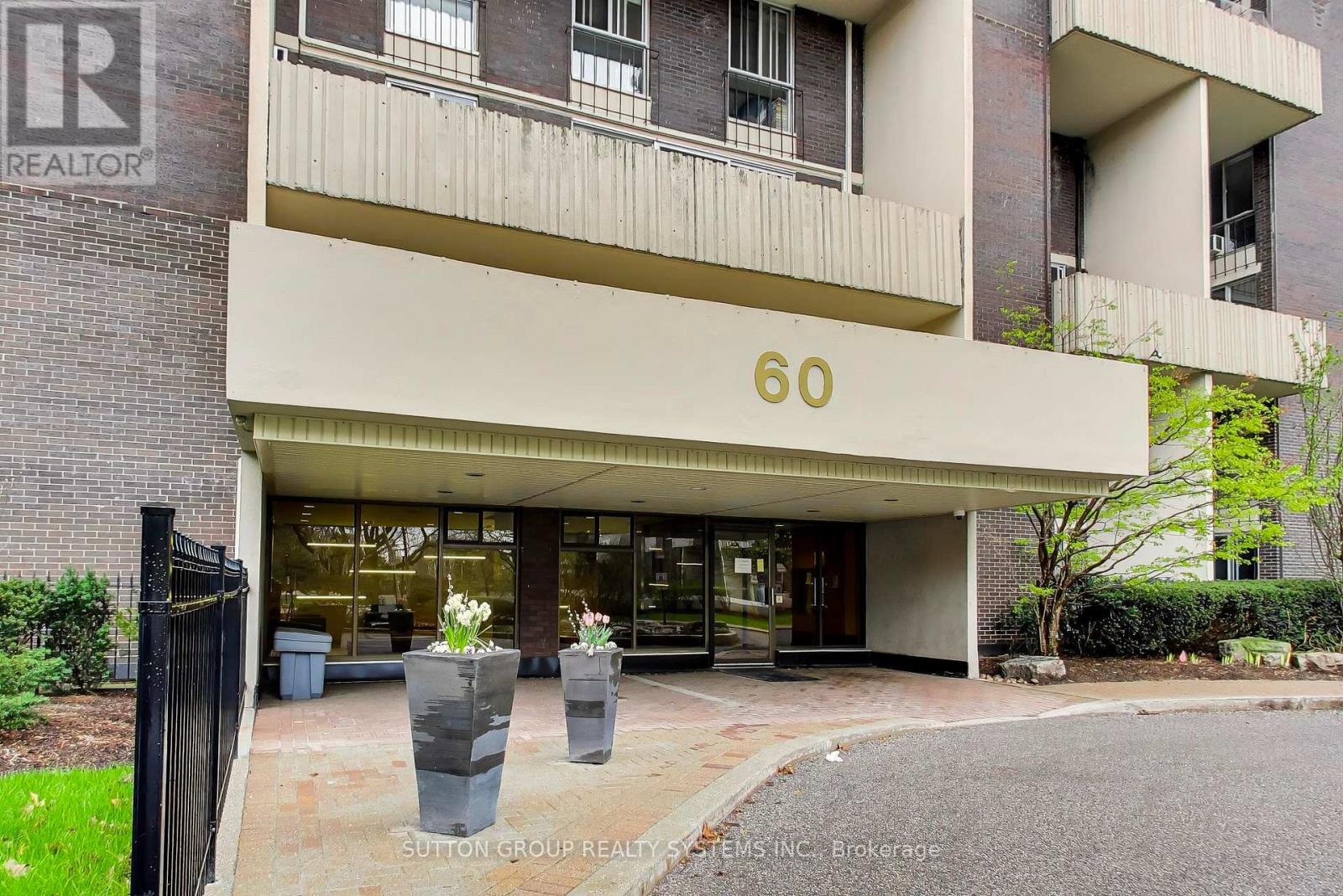 #309 60 SOUTHPORT STREET - Image 2