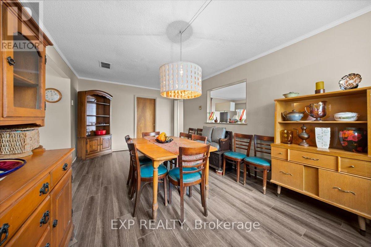 488 BAYVIEW DRIVE - 11