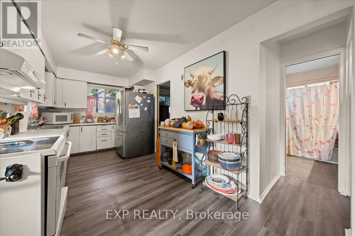 488 BAYVIEW DRIVE - 12