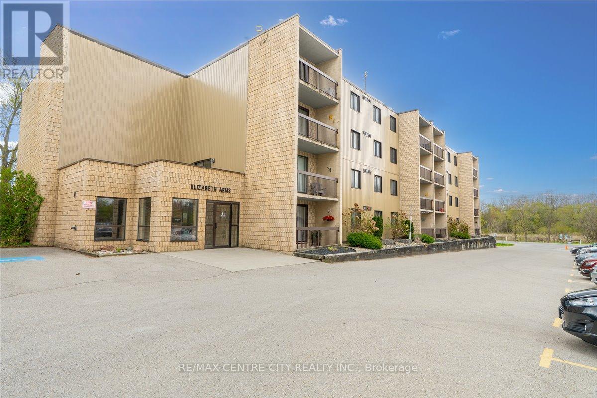#102 31 VICTORIA STREET S - 1