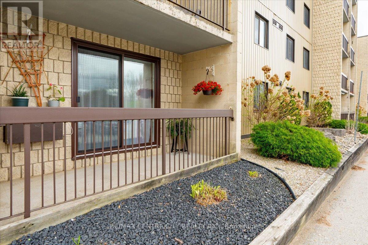 #102 31 VICTORIA STREET S - 3