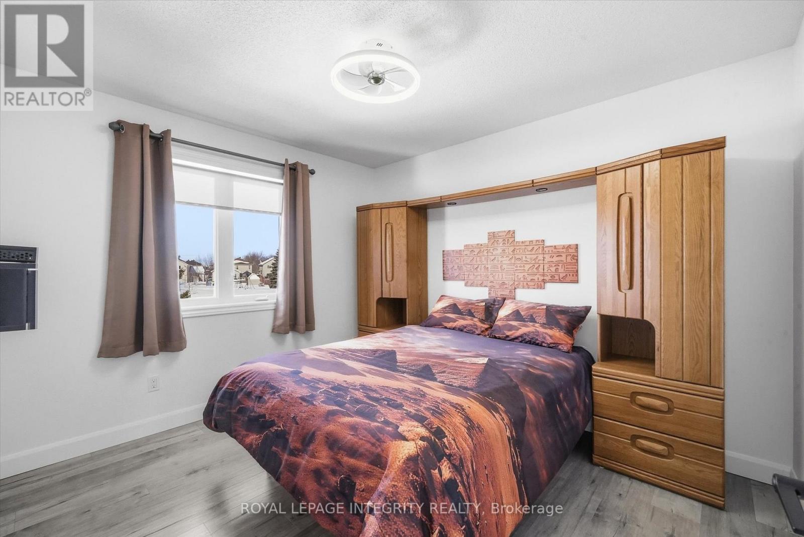 36 FRONTENAC BOULEVARD - 23