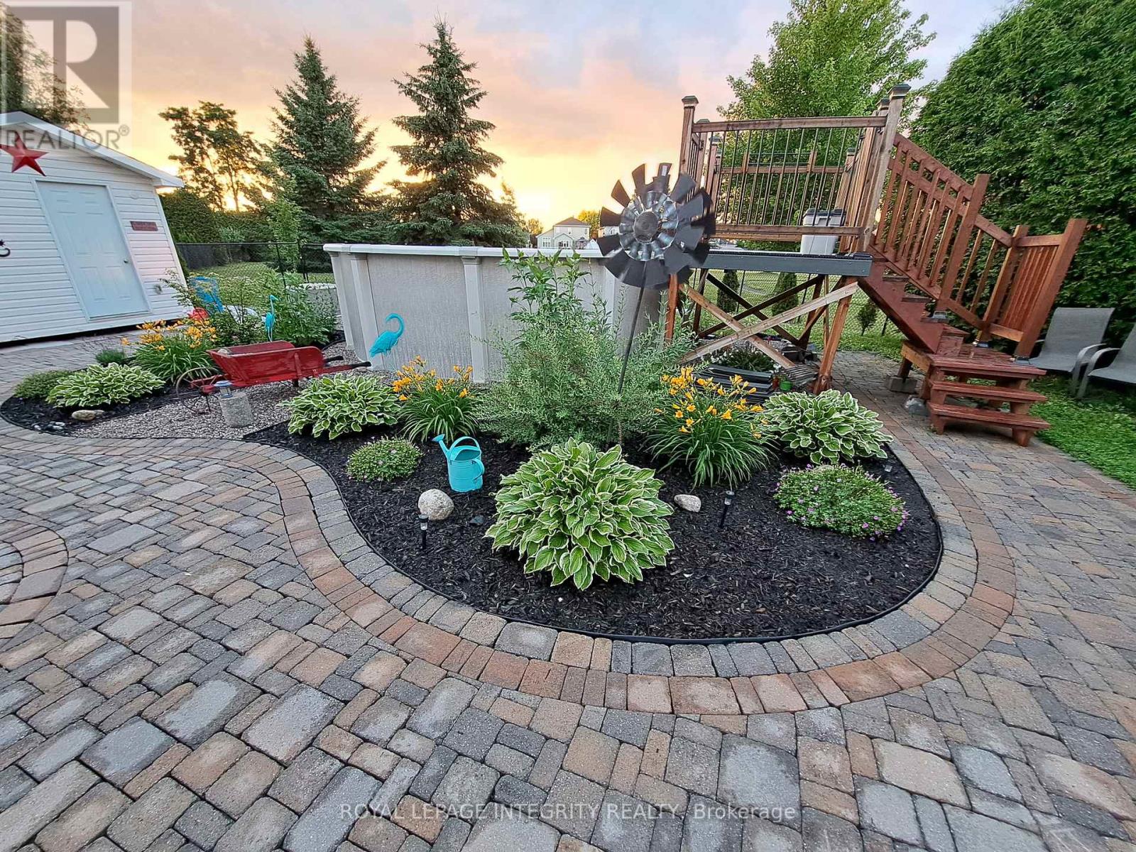 36 FRONTENAC BOULEVARD - 43