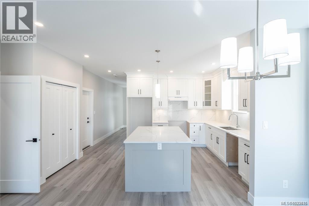 669 Sanderson Rd - 21