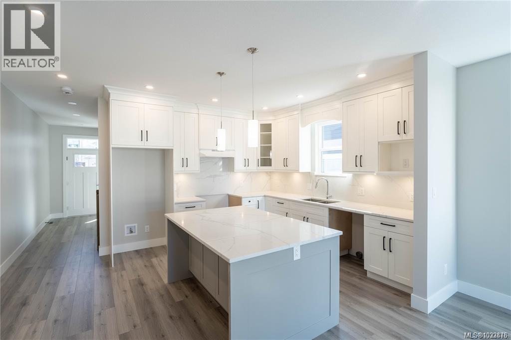 669 Sanderson Rd - 4