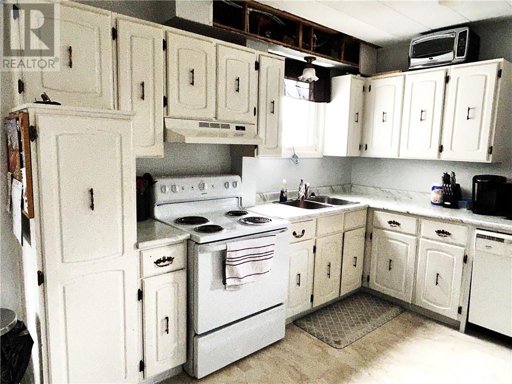 13 SIXTH Avenue, Levack, Ontario, P0M2C0 — Photo 2