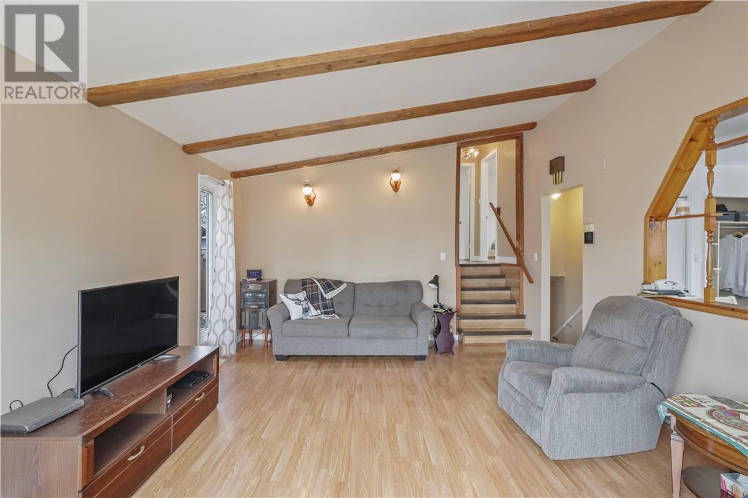 466 SECORD Street - 11
