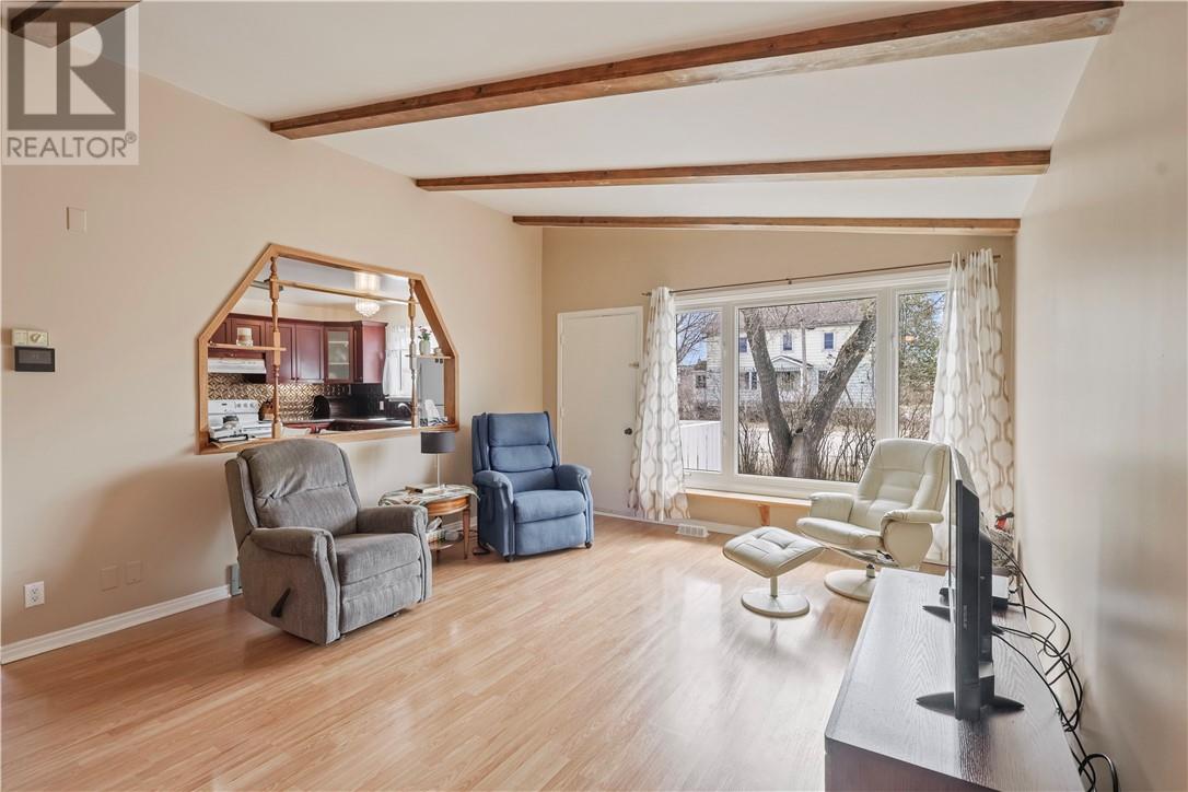 466 SECORD Street - 12