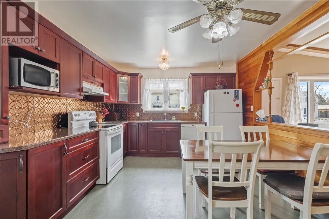 466 SECORD Street - 14