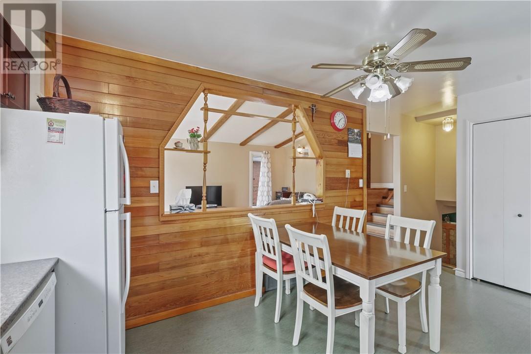 466 SECORD Street - 17
