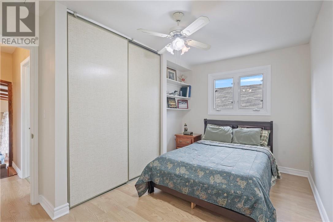 466 SECORD Street - 19
