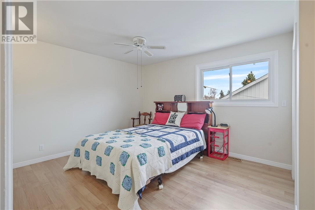 466 SECORD Street - 21