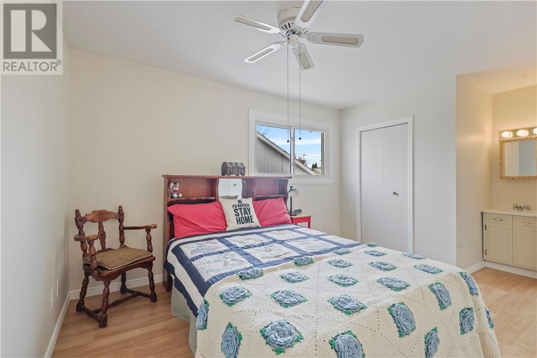 466 SECORD Street - 22