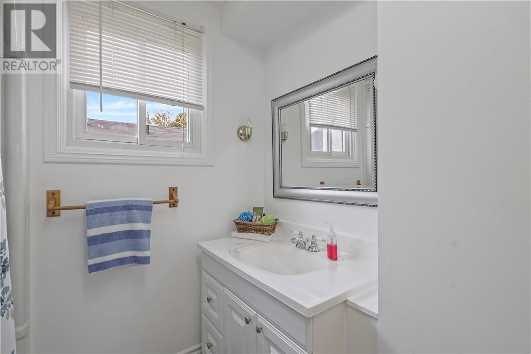 466 SECORD Street - 26