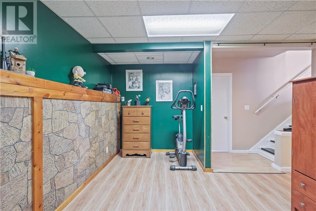 466 SECORD Street - 27