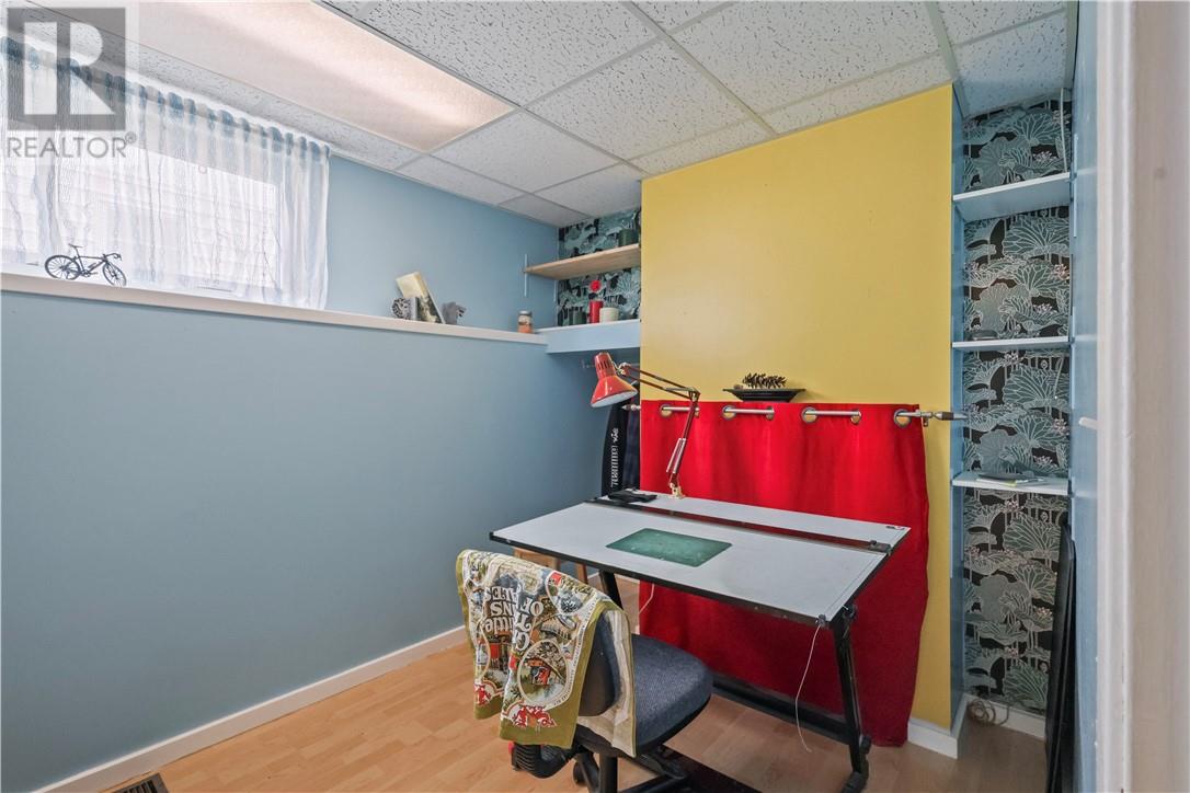 466 SECORD Street - 30