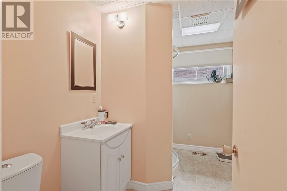 466 SECORD Street - 31