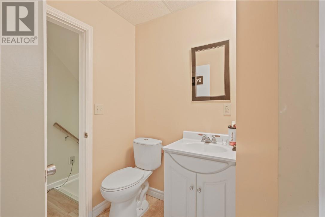 466 SECORD Street - 33