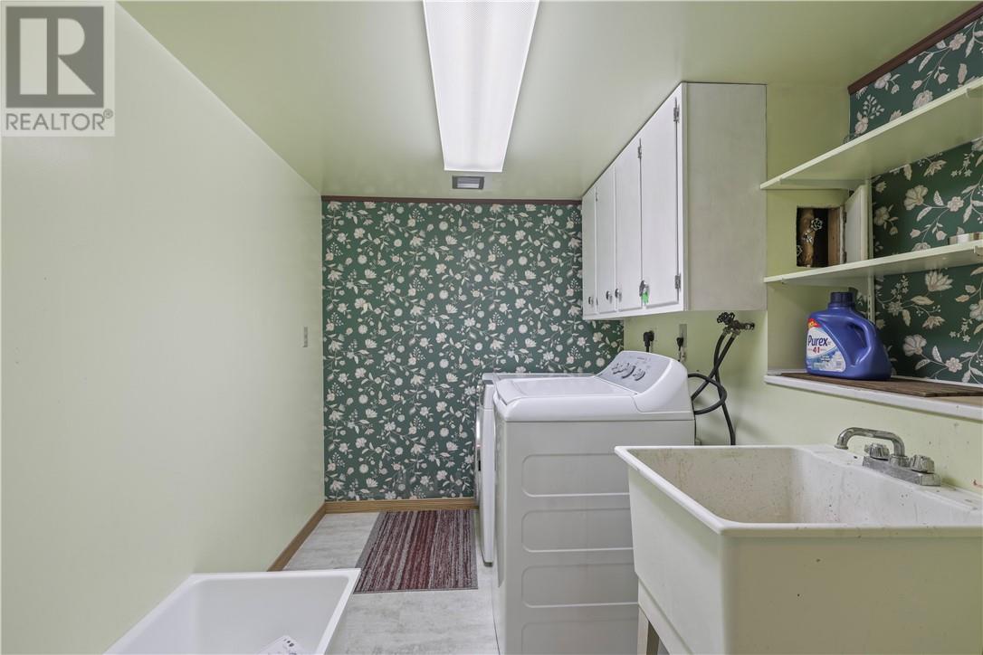 466 SECORD Street - 34