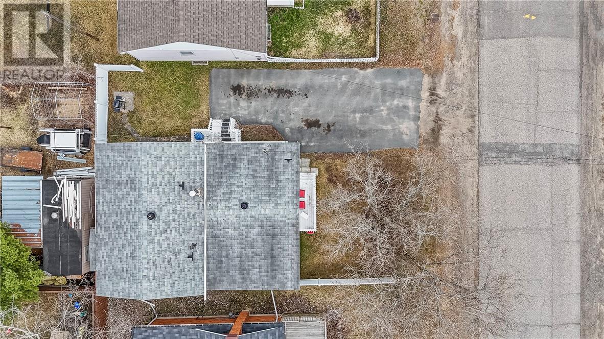 466 SECORD Street - 8