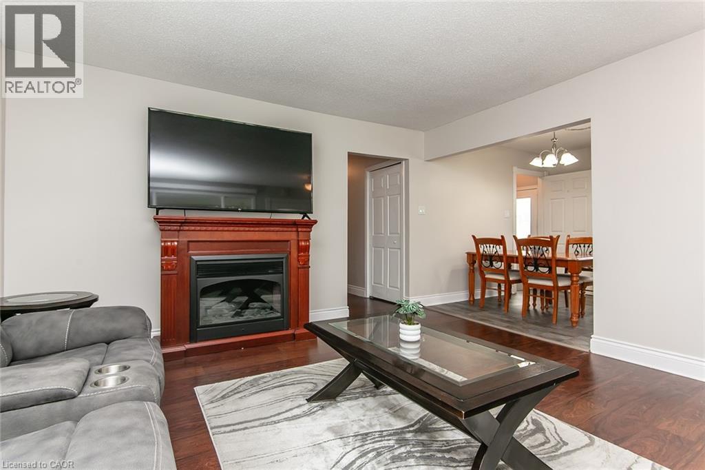 34 BLACKHORNE Crescent, Kitchener, Ontario, N2E1T1 — Photo 7