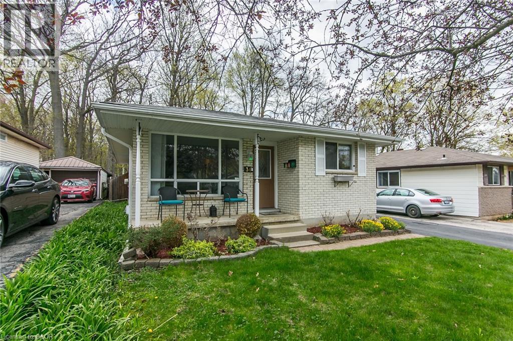 34 BLACKHORNE Crescent, Kitchener, Ontario, N2E1T1 — Photo 3