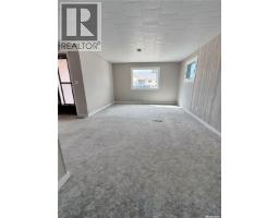 604 Sussex Avenue, Esterhazy, SK S0A0X0 Photo 10