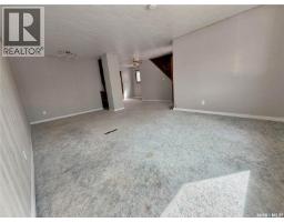 604 Sussex Avenue, Esterhazy, SK S0A0X0 Photo 11
