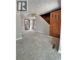 604 Sussex Avenue, Esterhazy, SK S0A0X0 Photo 12