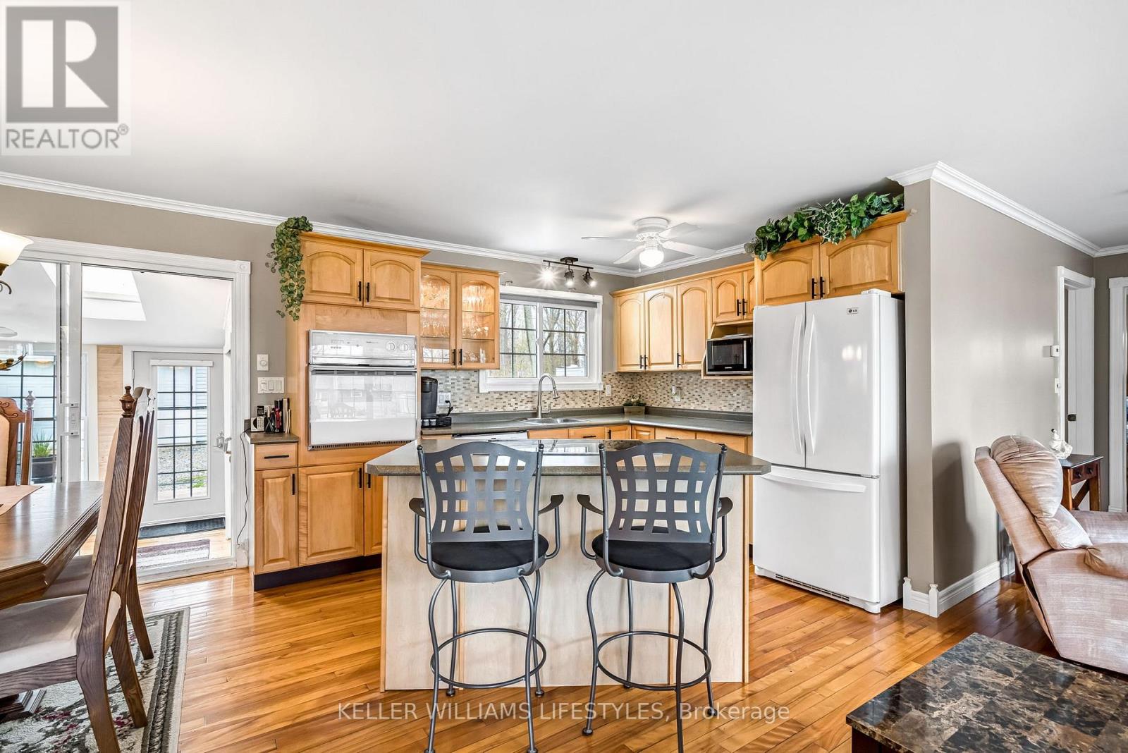 9900 LAKE ROAD - 10