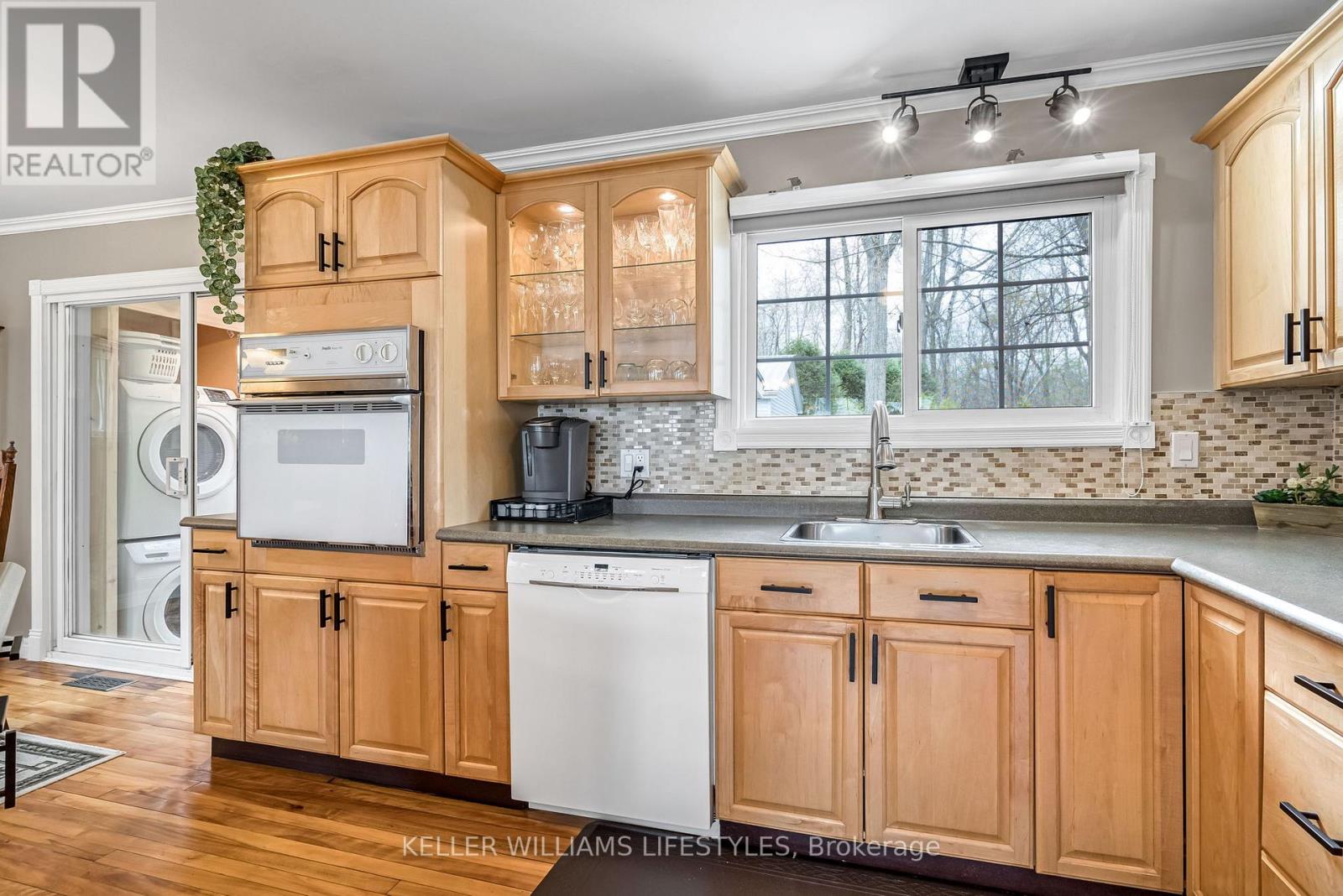 9900 LAKE ROAD - 13
