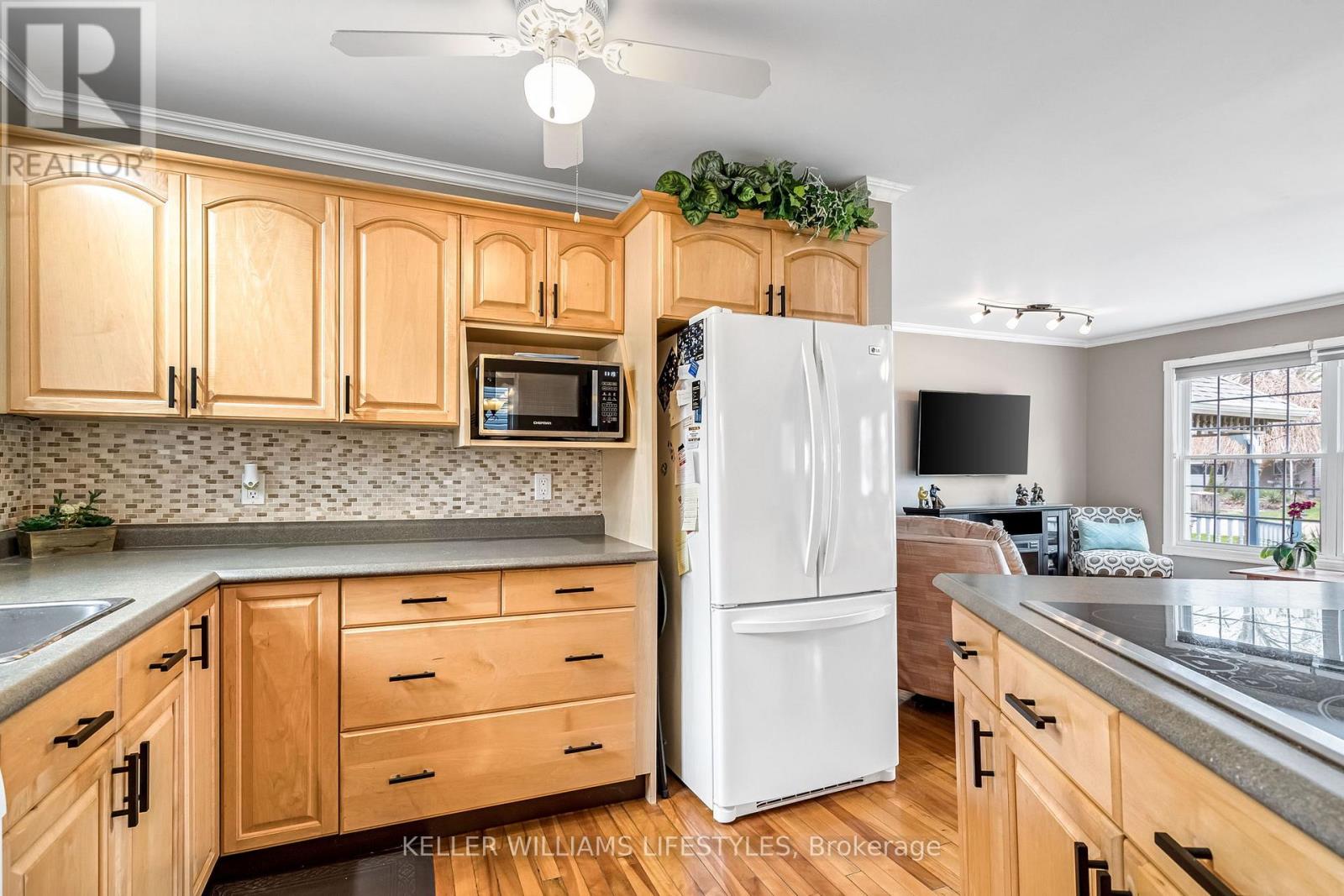 9900 LAKE ROAD - 14