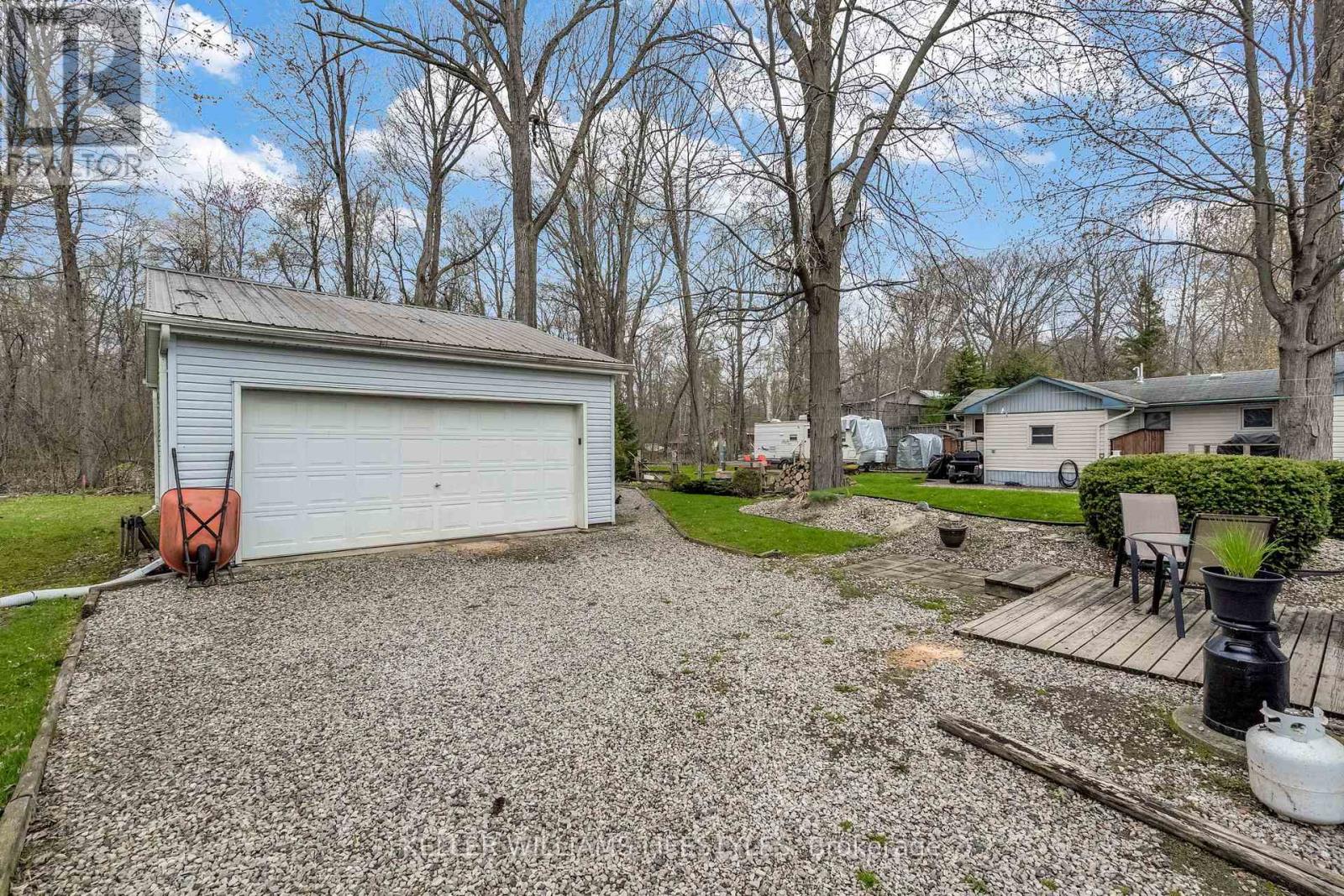 9900 LAKE ROAD - 28