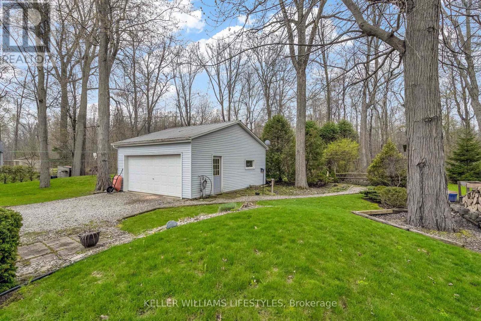 9900 LAKE ROAD - 31