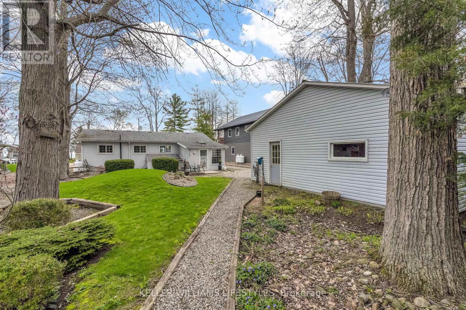 9900 LAKE ROAD - 33