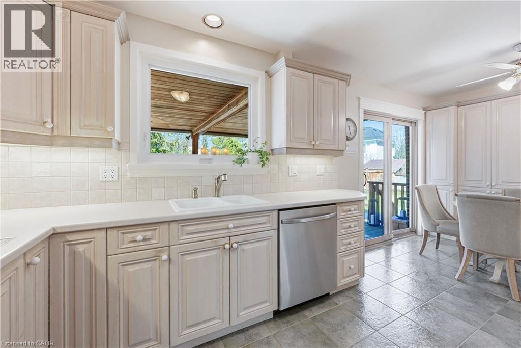 248 APPLEVALE Court, Burlington, Ontario, L7L2B9 — Photo 14