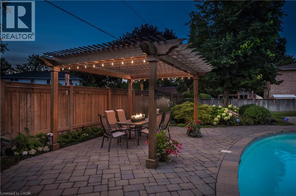248 APPLEVALE Court, Burlington, Ontario, L7L2B9 — Photo 46