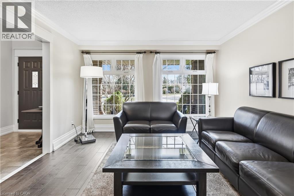 248 APPLEVALE Court, Burlington, Ontario, L7L2B9 — Photo 9