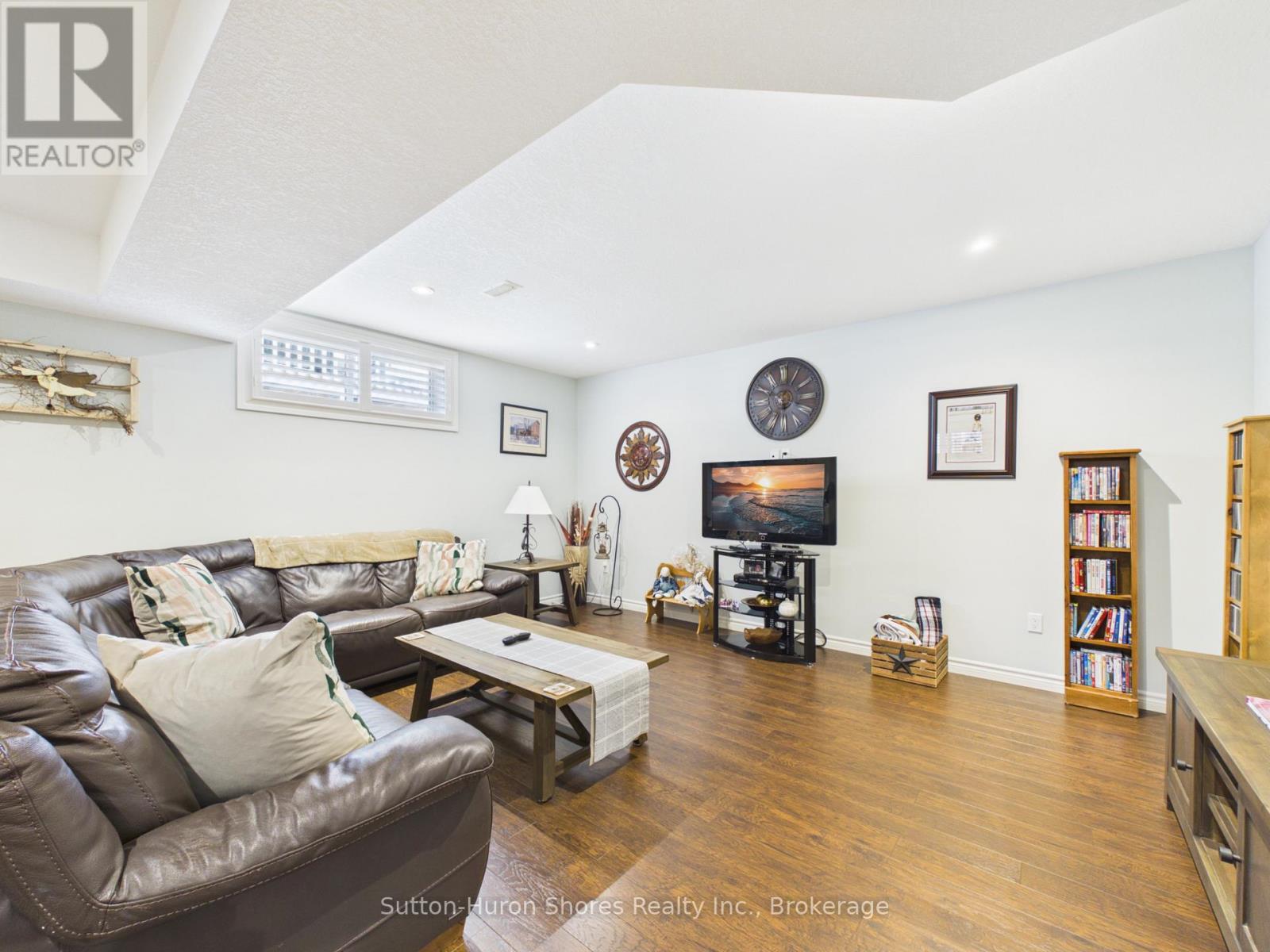 345 RAY STREET - 19