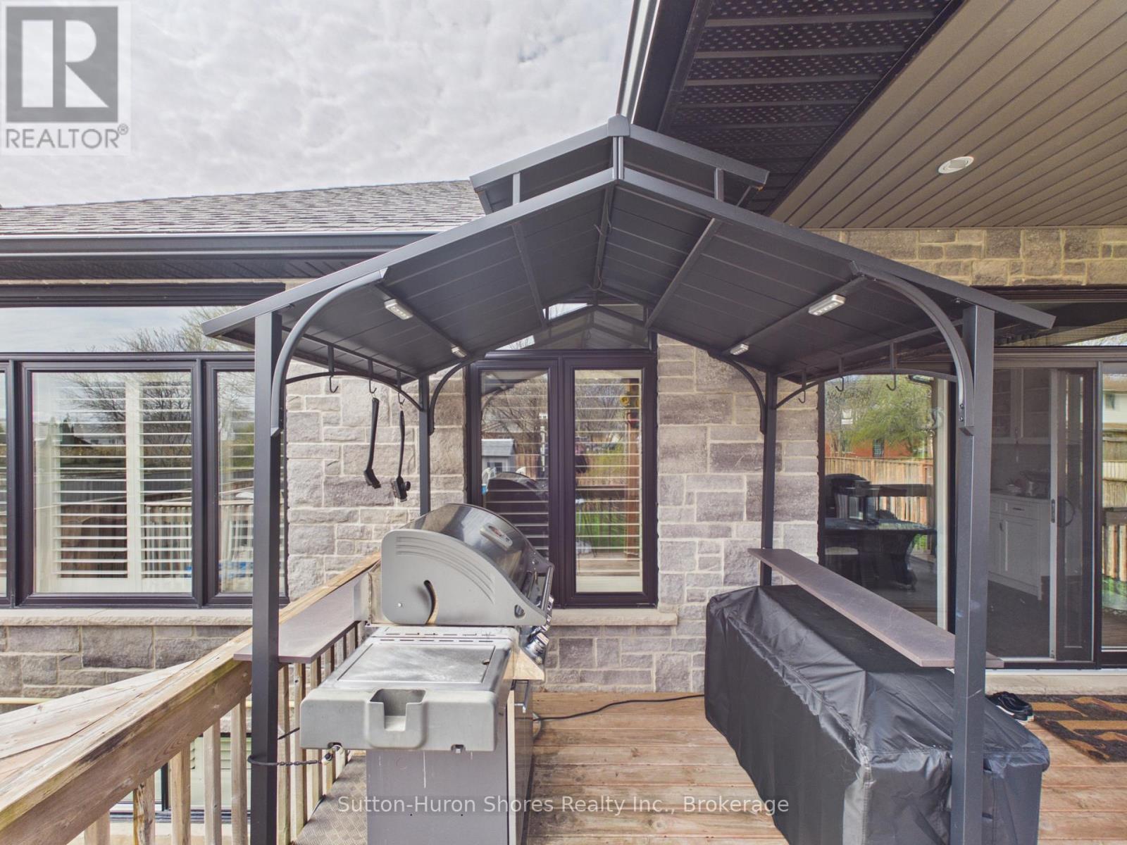 345 RAY STREET - 22
