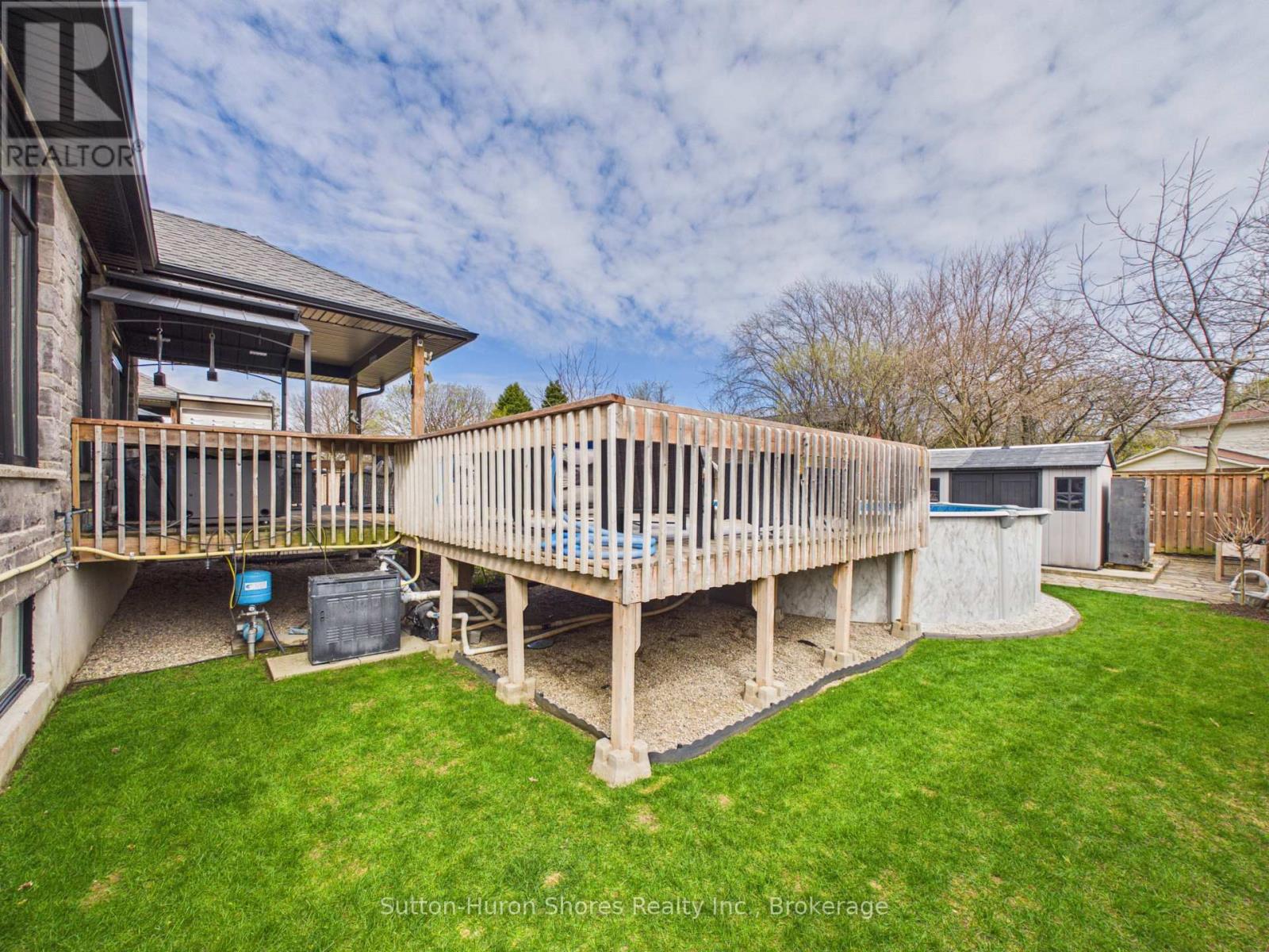 345 RAY STREET - 24