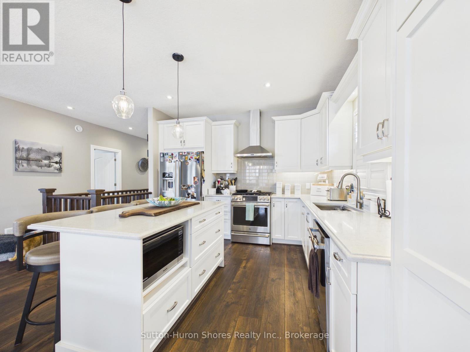 345 RAY STREET - 6