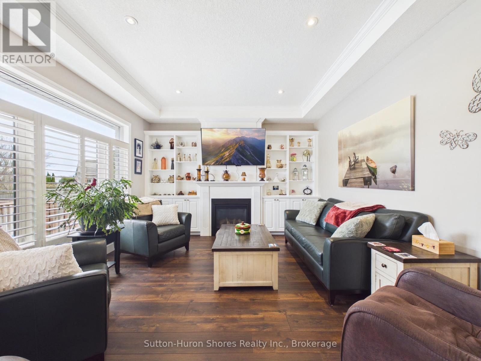 345 RAY STREET - 9