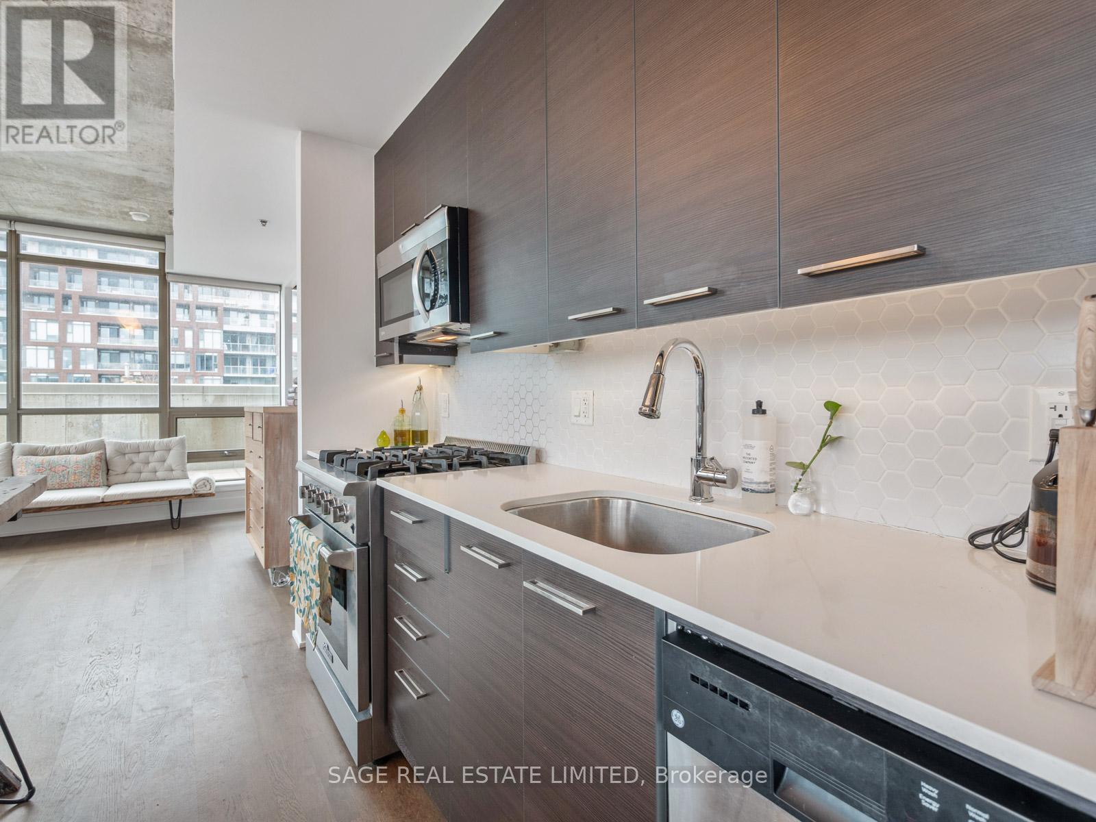 #411 630 QUEEN EAST STREET - 13