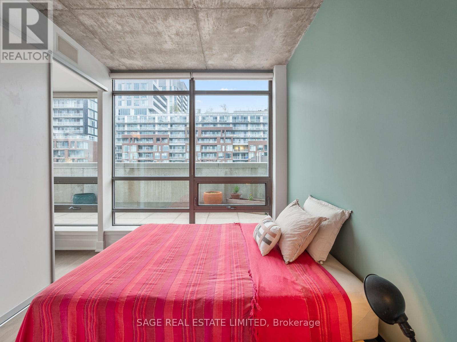 #411 630 QUEEN EAST STREET - 22