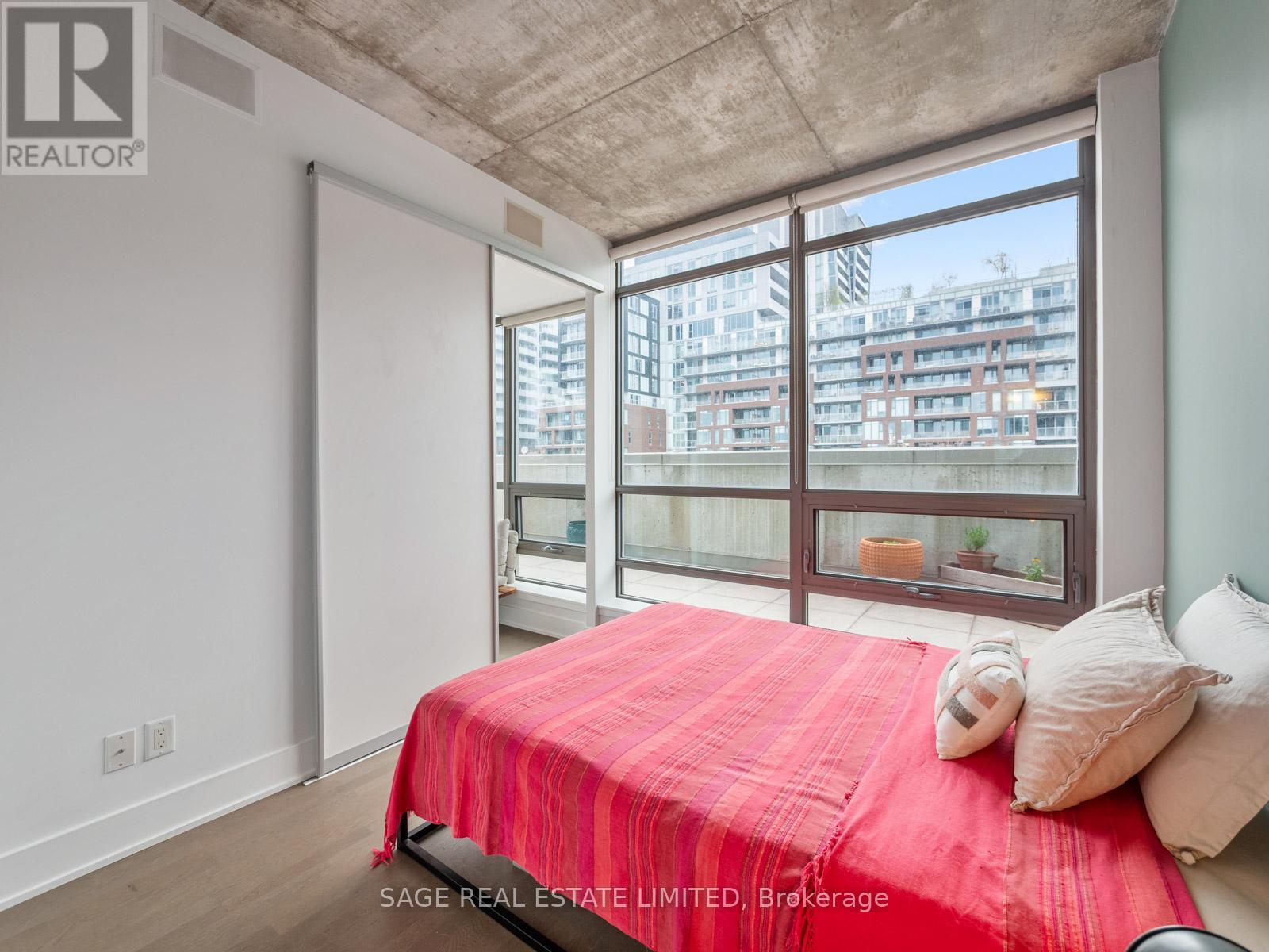 #411 630 QUEEN EAST STREET - 23