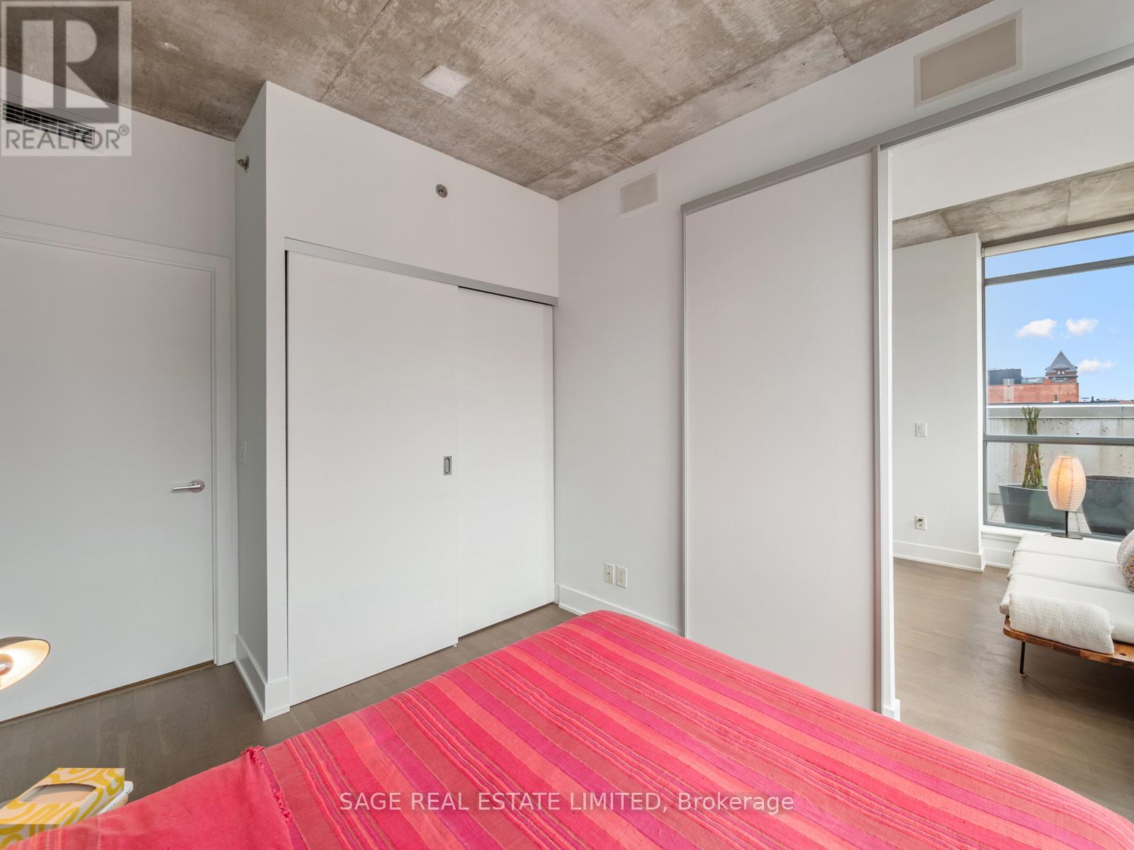 #411 630 QUEEN EAST STREET - 24